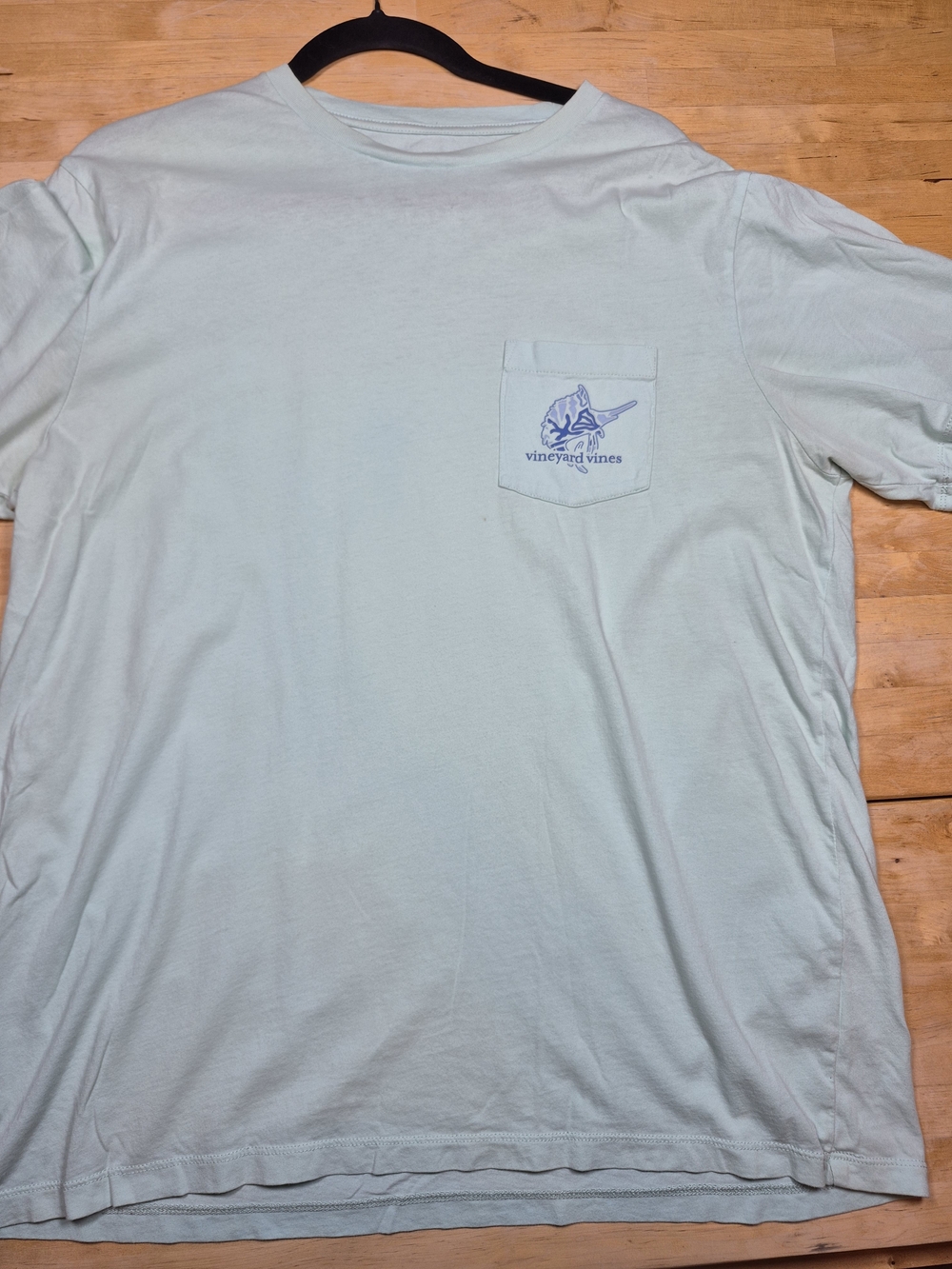 Vineyard Vines Men's Pocket T-Shirt in Light Mint